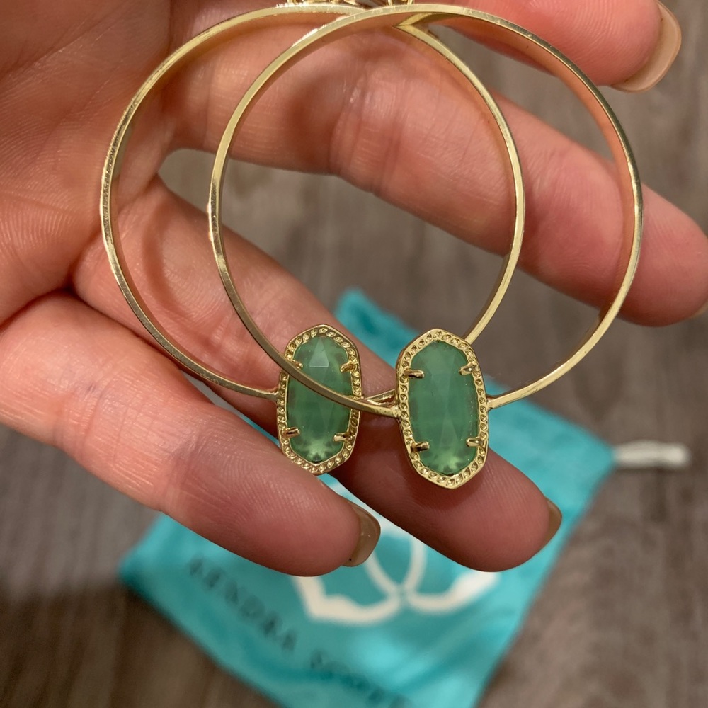 Kendra Scott Elora hoops in Chalcedony green